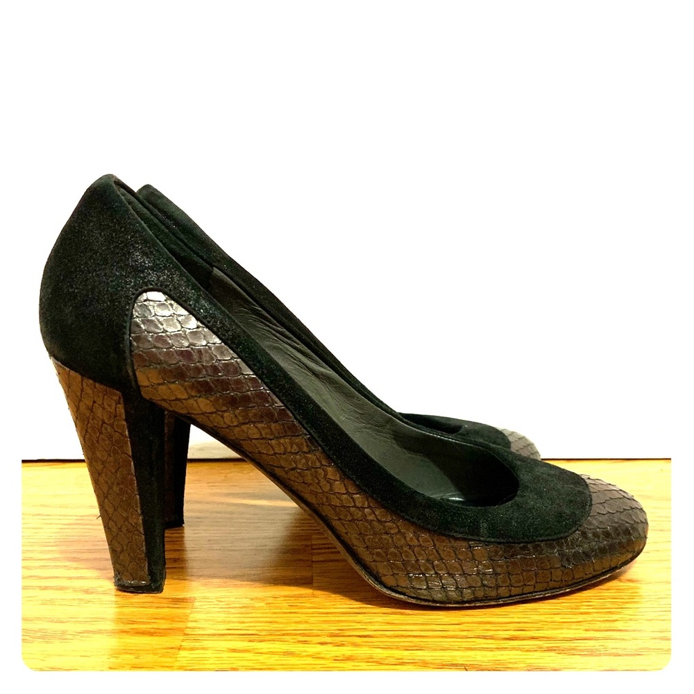 Theory size 40 round toe black heels